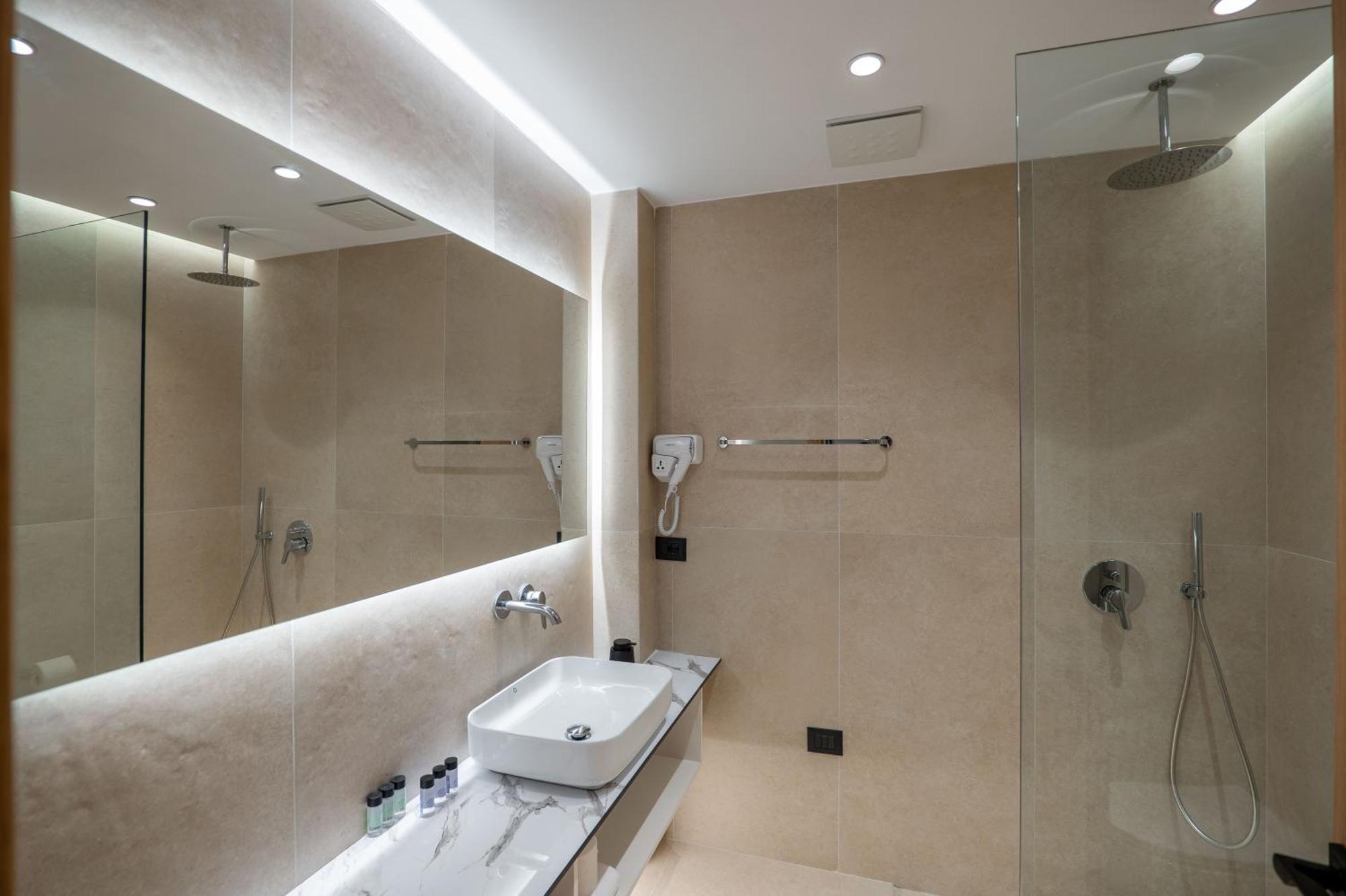Austin Boutique Hotel Sarandë Esterno foto