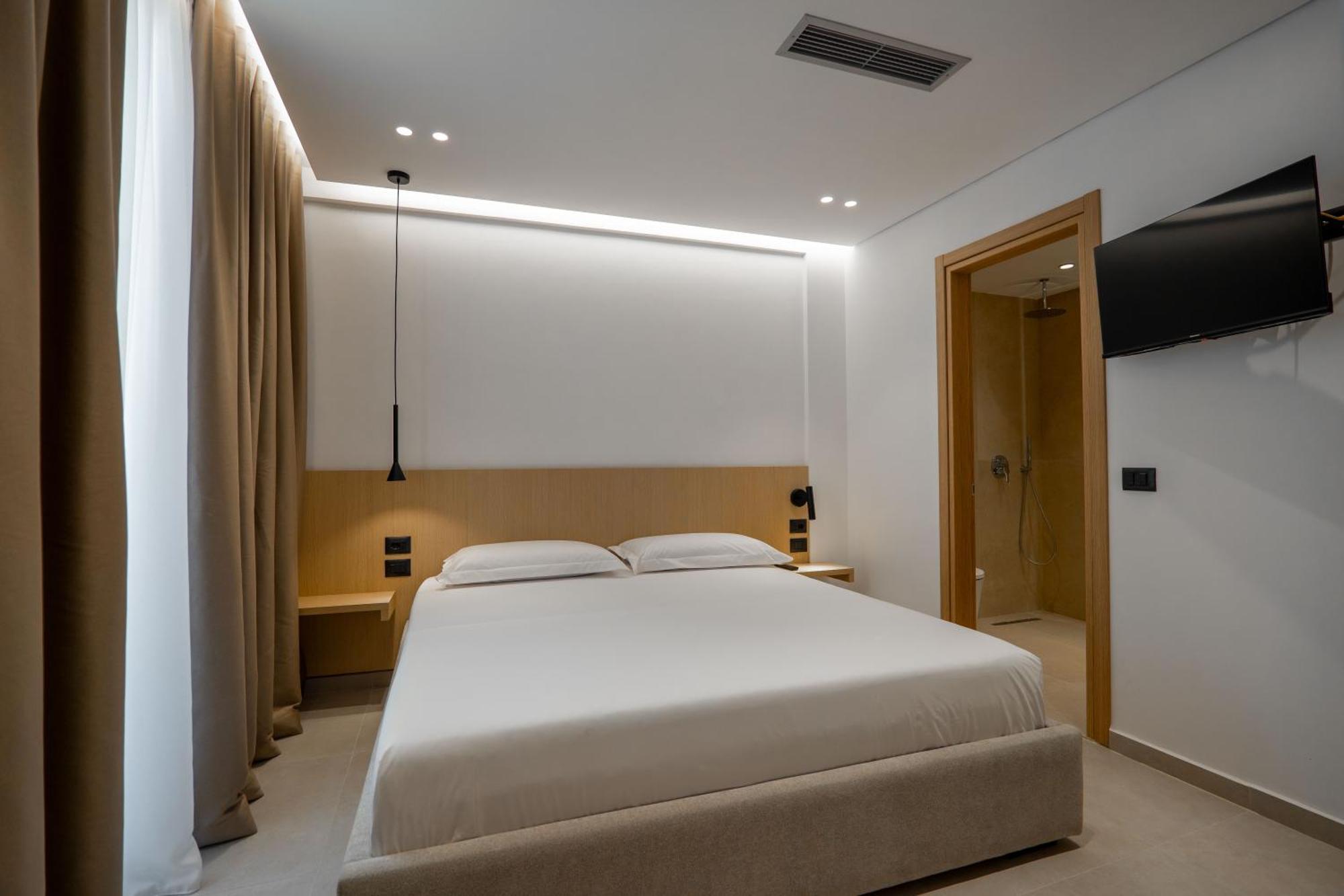 Austin Boutique Hotel Sarandë Esterno foto