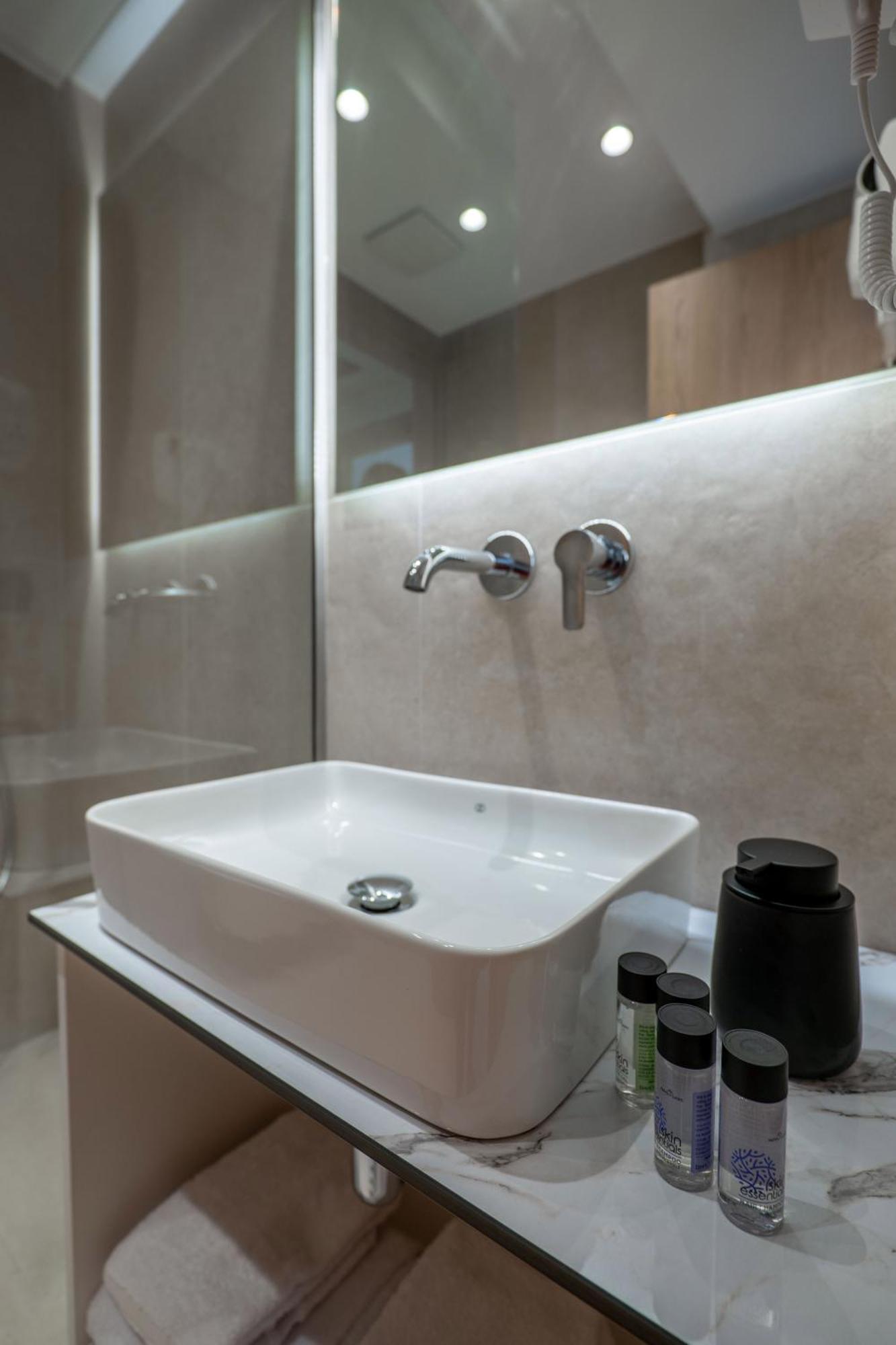 Austin Boutique Hotel Sarandë Esterno foto