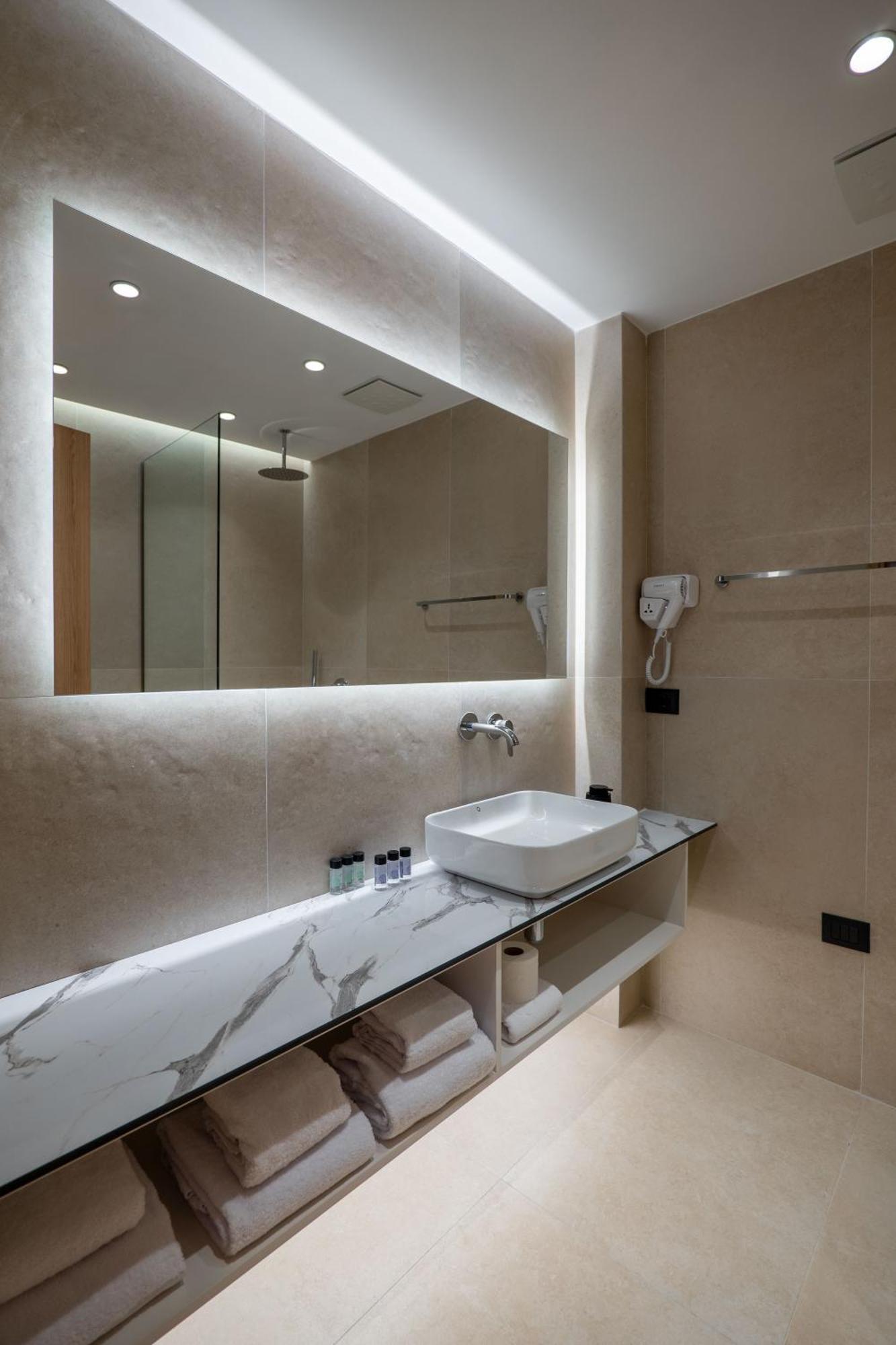 Austin Boutique Hotel Sarandë Esterno foto