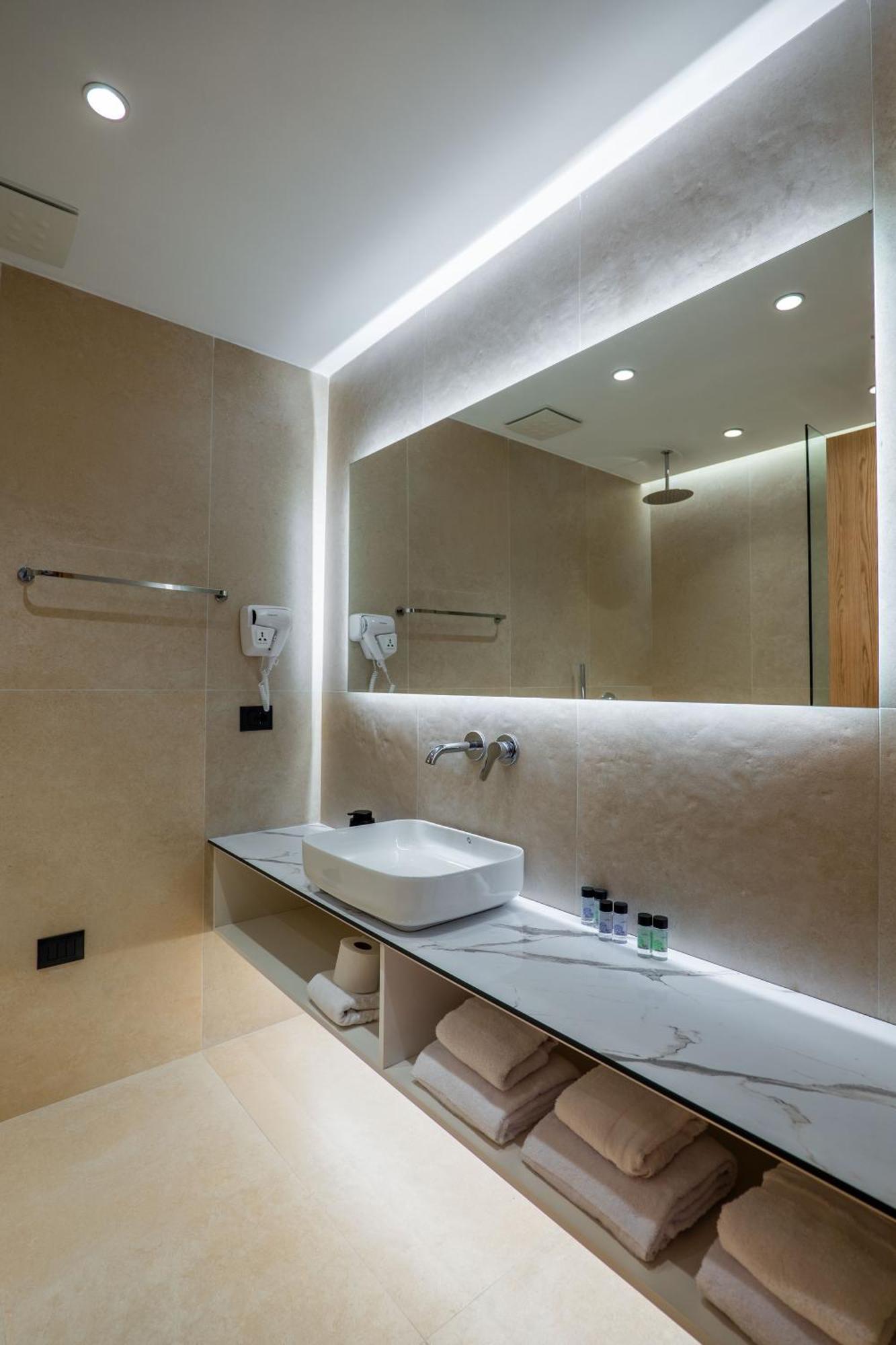 Austin Boutique Hotel Sarandë Esterno foto